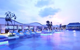 TS SUITES Seminyak Bali